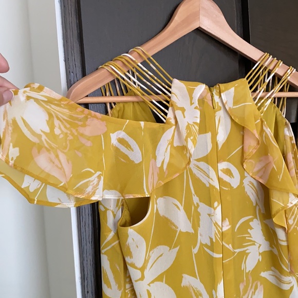 Short jump suit - Picture 5 of 5